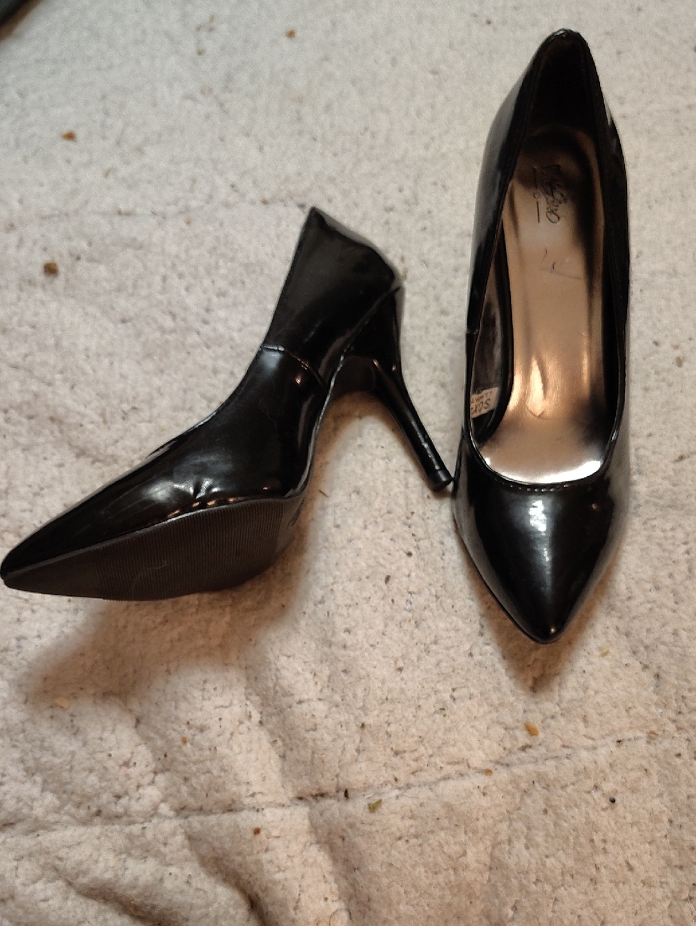 Massimo Classic Black Patent Pointed-Toe Women's Pumps